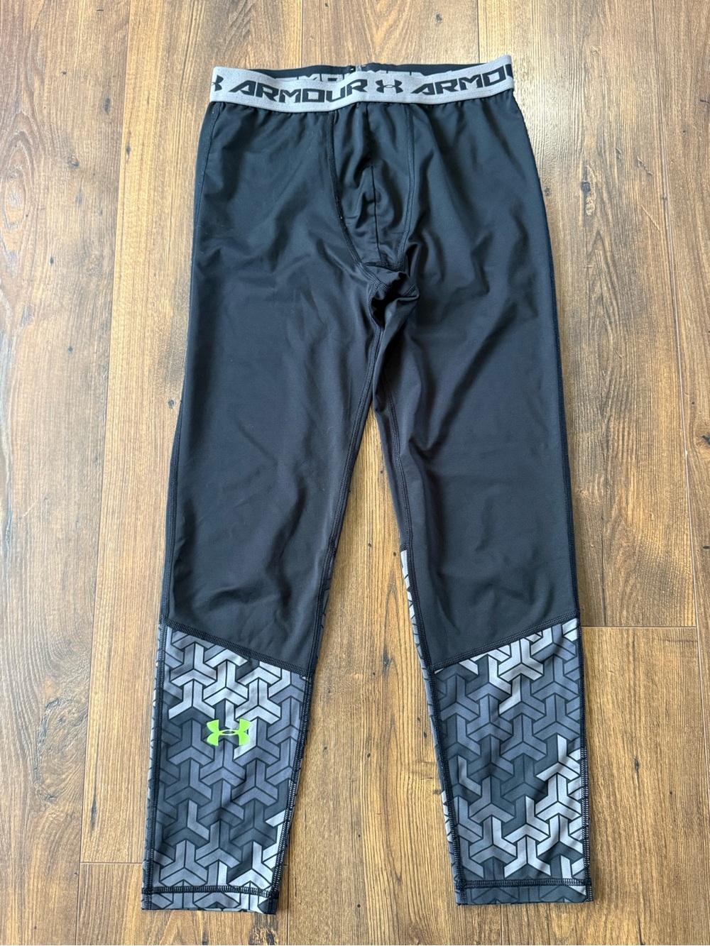Under Armour Black and Gray Youth Large Compression Leggings Neon Green Logo - Picture 2 of 7